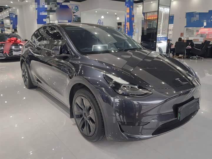 Фото 4 - Tesla Model Y