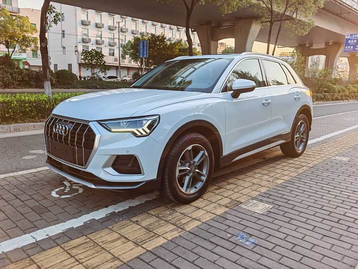 Фото 1 - Audi Q3