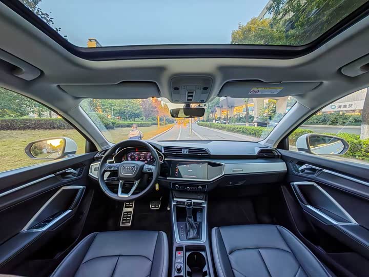 Фото 6 - Audi Q3