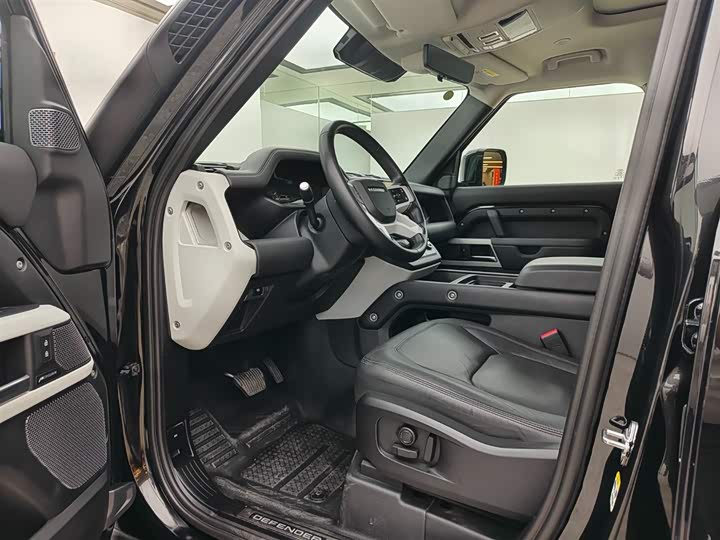 Фото 8 - Land Rover Defender