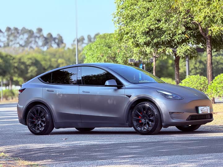 Фото 2 - Tesla Model Y