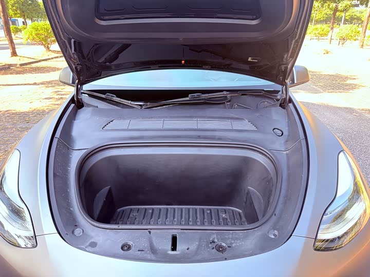 Фото 8 - Tesla Model Y