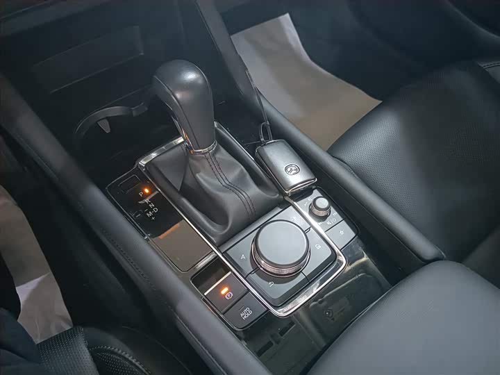 Фото 9 - Mazda 3 (Axela)