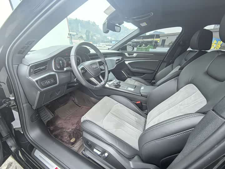 Фото 4 - Audi A6L