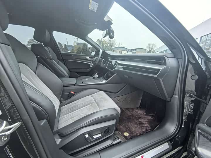 Фото 6 - Audi A6L