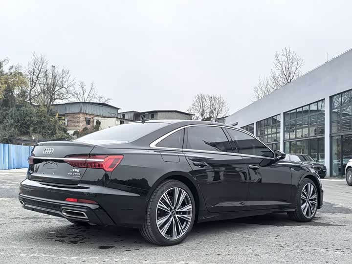 Фото 9 - Audi A6L