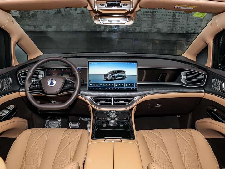 Фото 8 - Denza D9