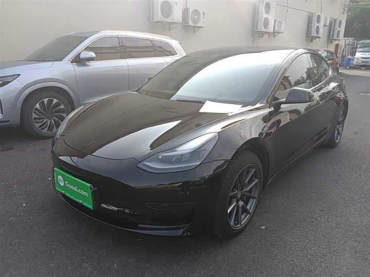 Фото 2 - Tesla Model 3