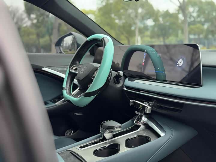 Фото 9 - MG Motor 7