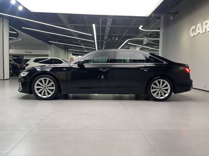 Фото 7 - Audi A6L