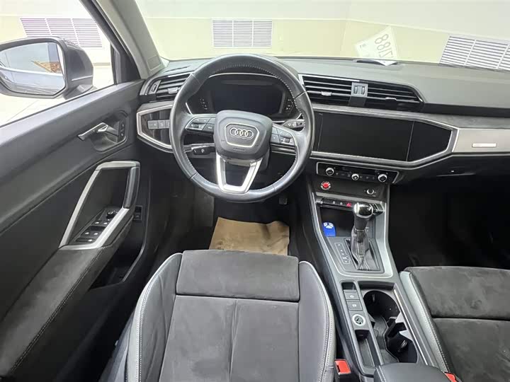 Фото 8 - Audi Q3