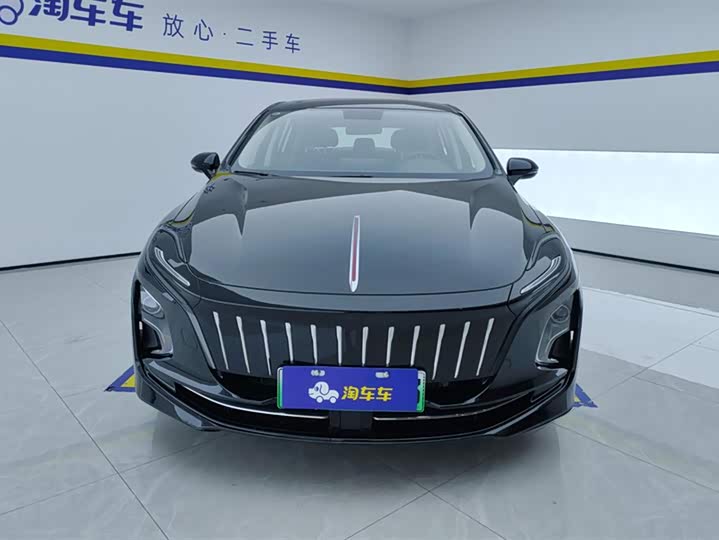 Фото 2 - Hongqi E-QM5