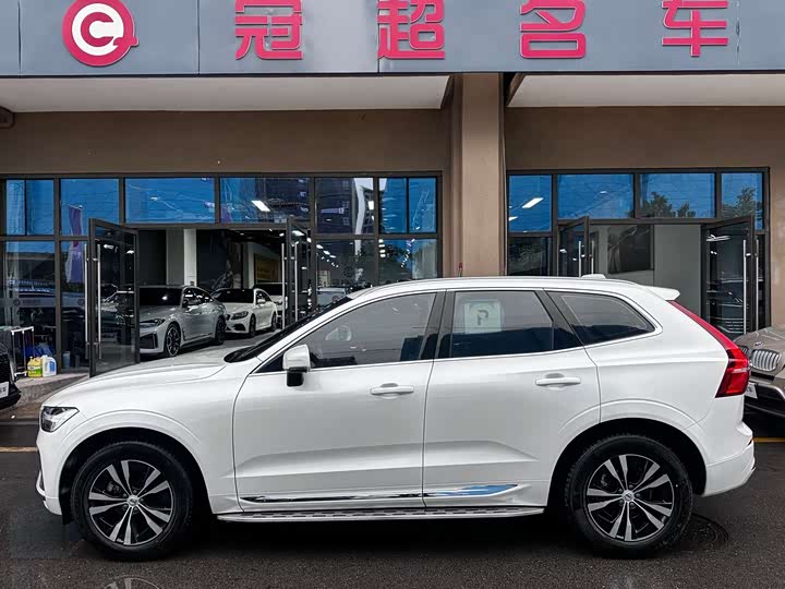 Фото 4 - Volvo XC60