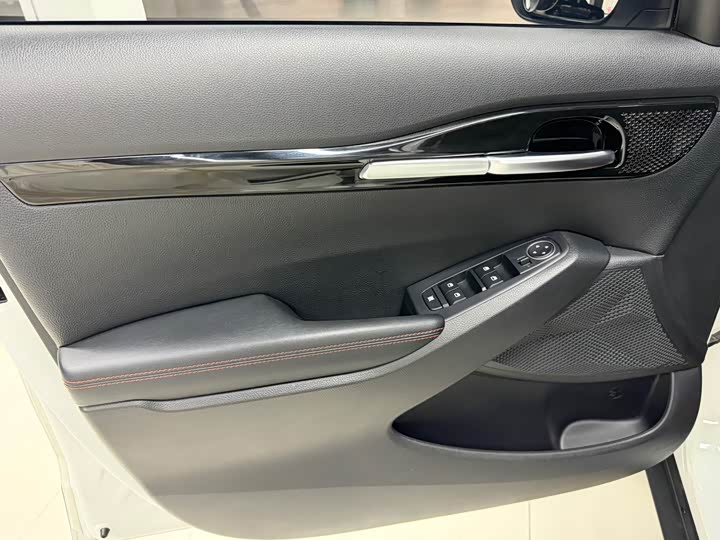 Фото 9 - Kia KX3