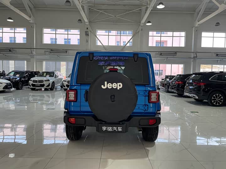 Фото 5 - Jeep Wrangler