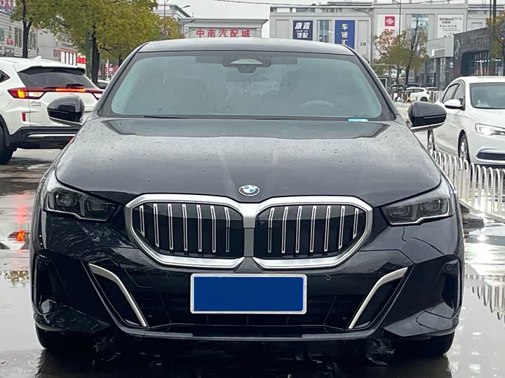 Фото 2 - BMW 5 Series