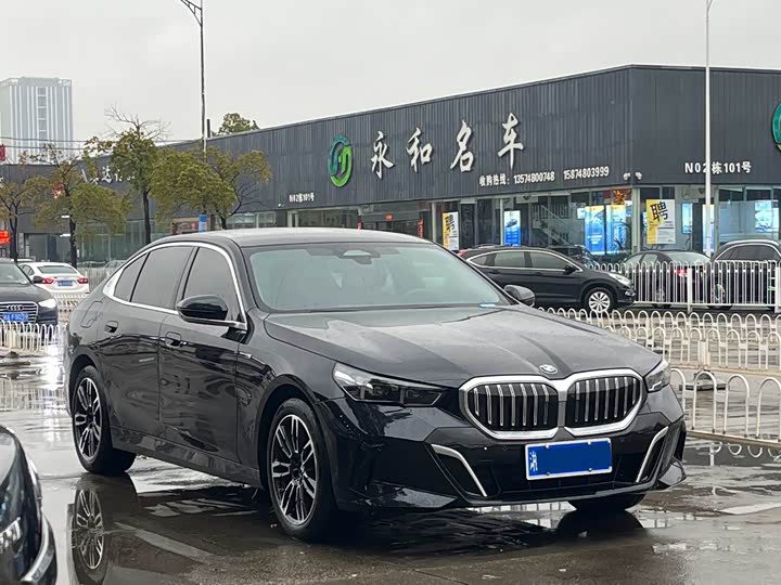 Фото 3 - BMW 5 Series