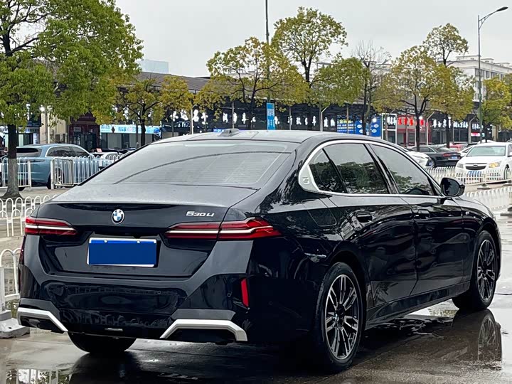 Фото 6 - BMW 5 Series