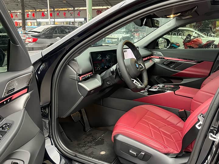 Фото 8 - BMW 5 Series