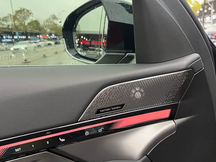 Фото 9 - BMW 5 Series