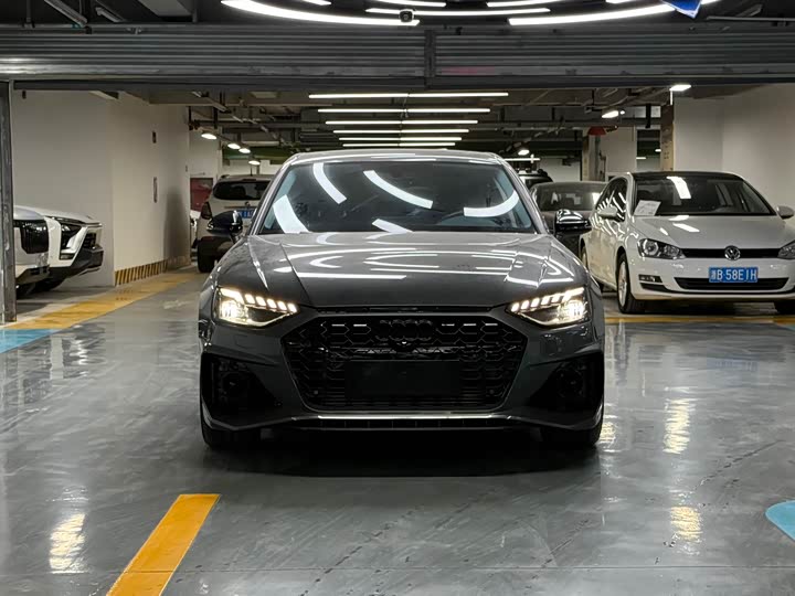 Фото 2 - Audi A4L