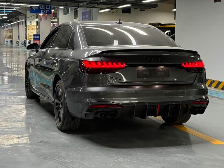 Фото 6 - Audi A4L