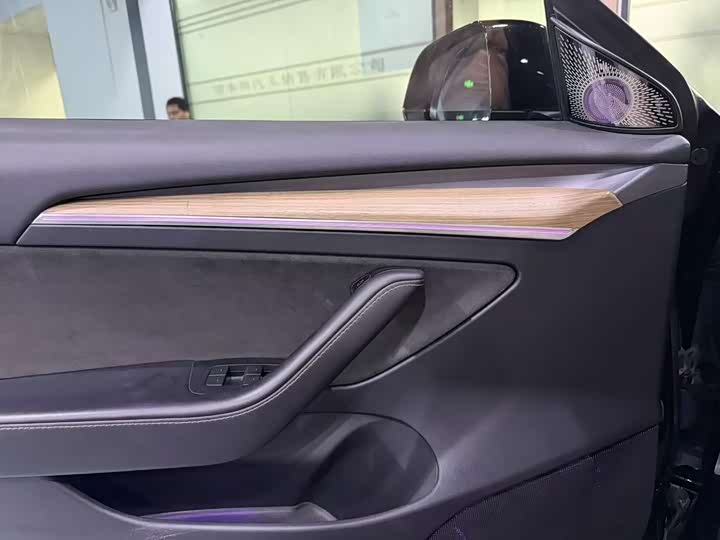 Фото 8 - Tesla Model 3