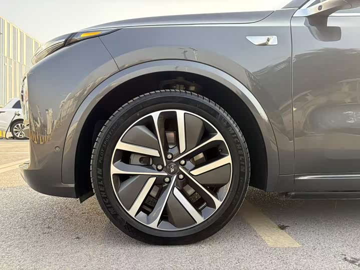 Фото 5 - LiXiang L9