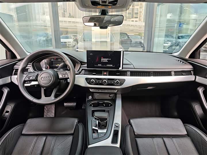 Фото 6 - Audi A4L