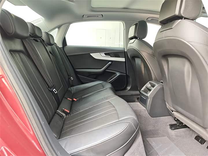 Фото 7 - Audi A4L