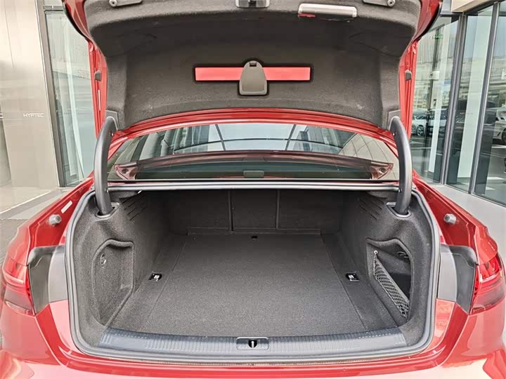 Фото 9 - Audi A4L