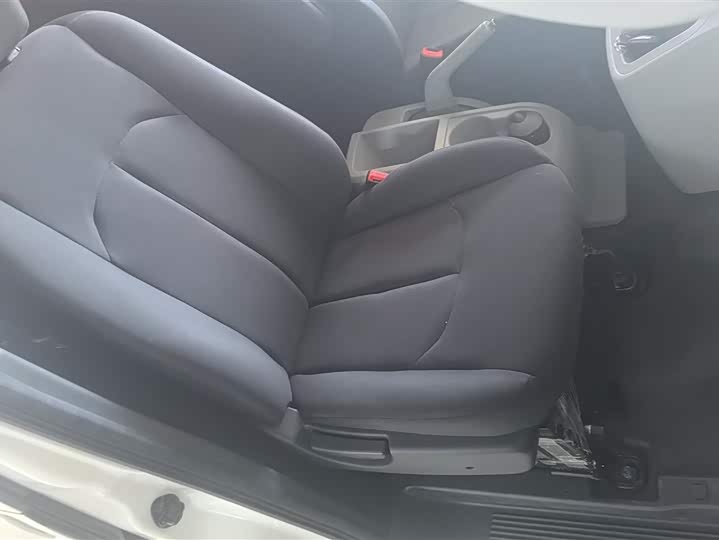 Фото 8 - JAC Refine M3