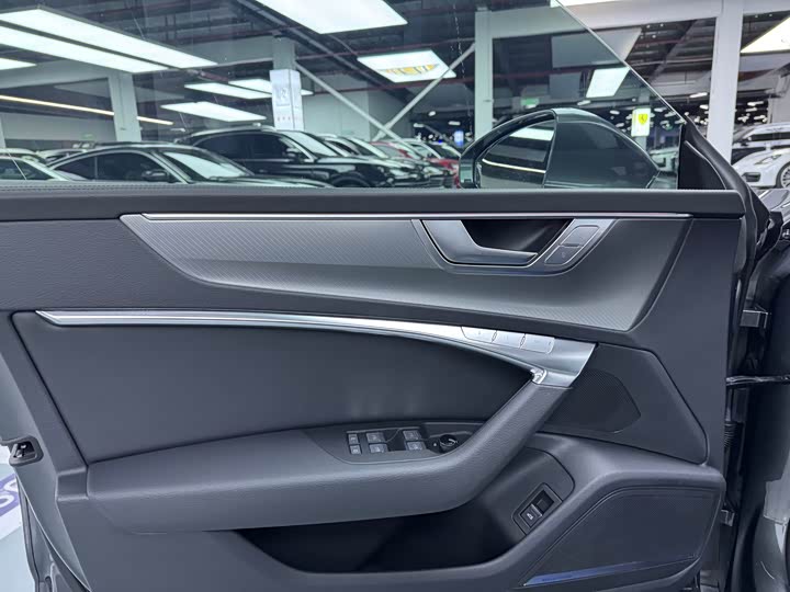 Фото 6 - Audi A7