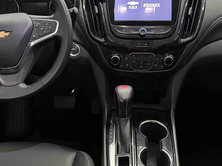 Фото 4 - Chevrolet Equinox