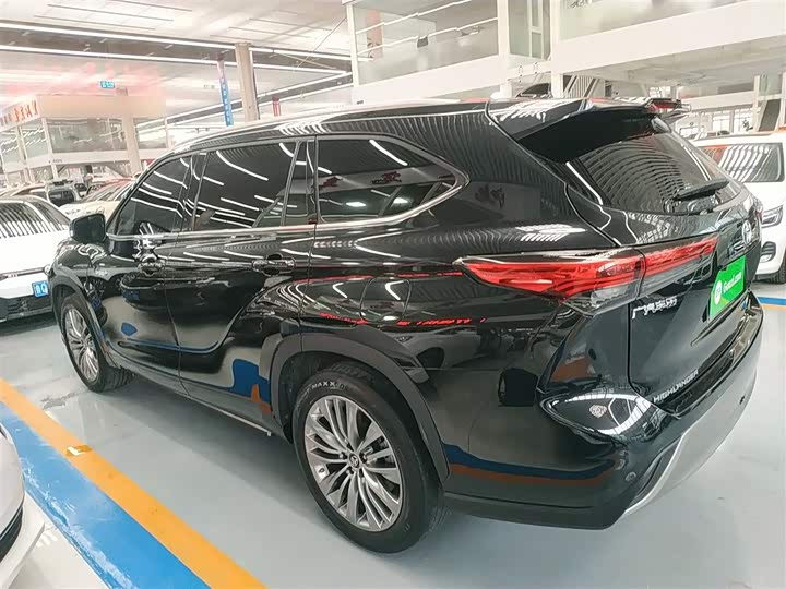 Фото 5 - Toyota Highlander