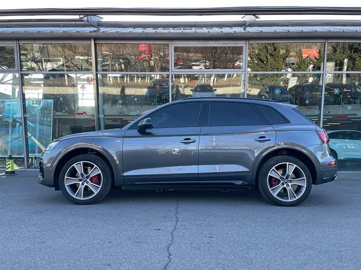 Фото 2 - Audi Q5L