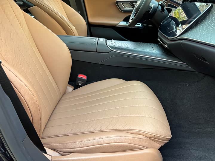 Фото 7 - Mercedes-Benz E-Class