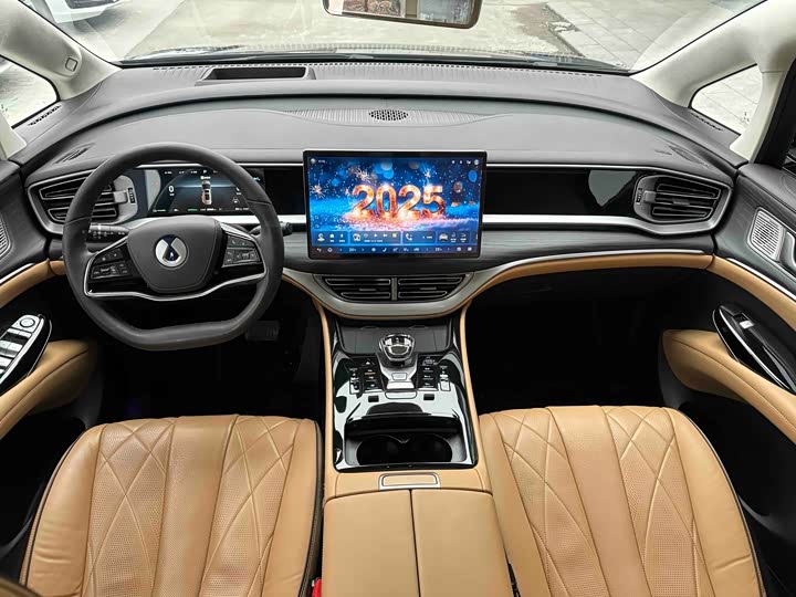 Фото 5 - Denza D9