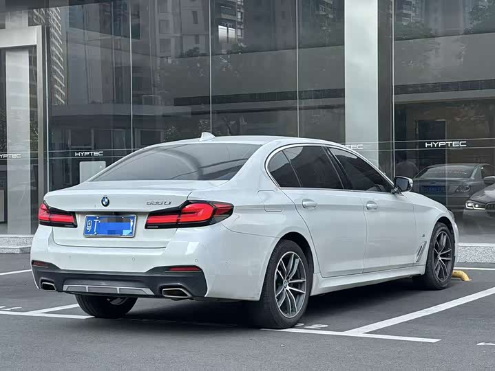 Фото 2 - BMW 5 Series
