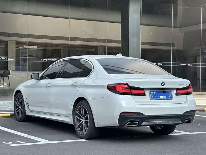 Фото 6 - BMW 5 Series