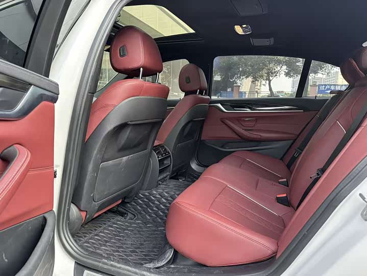 Фото 8 - BMW 5 Series