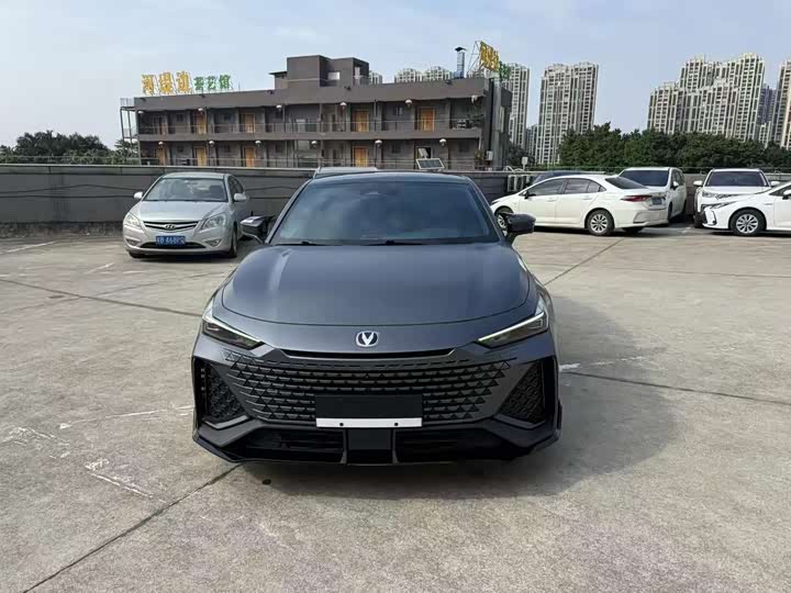 Фото 2 - Changan UNI-V