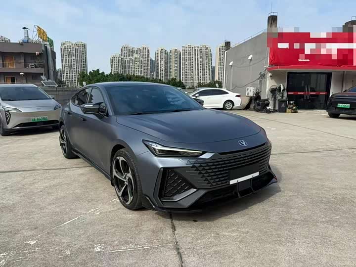 Фото 3 - Changan UNI-V