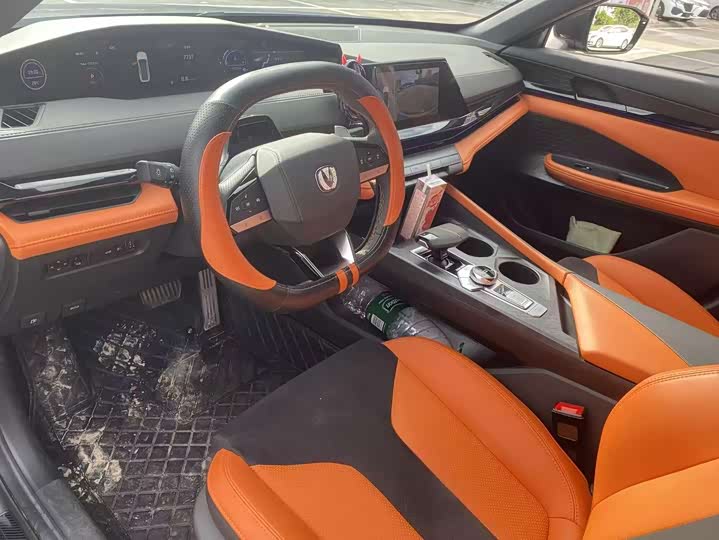 Фото 5 - Changan UNI-V