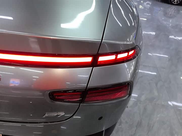 Фото 8 - XPeng P7