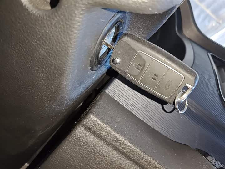 Фото 9 - Dongfeng Forthing Lingzhi M5