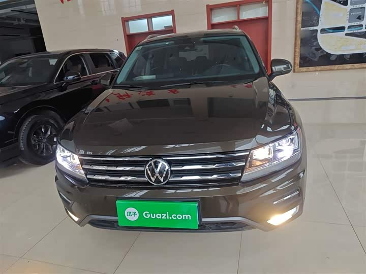 Фото 3 - Volkswagen Tiguan L Pro