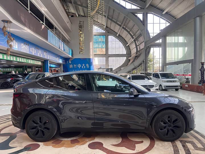 Фото 3 - Tesla Model Y