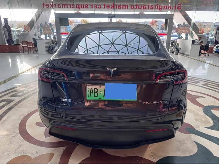 Фото 4 - Tesla Model Y