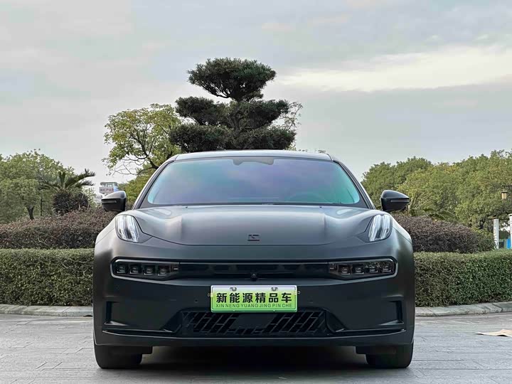 Фото 2 - Zeekr 001